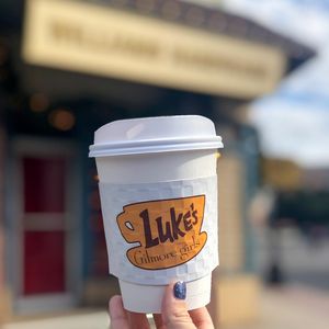 Image post by @gilmoregirlsonly on Instagram