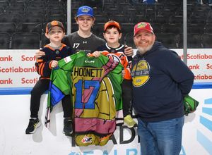 Image post by @edmoilkings on Instagram