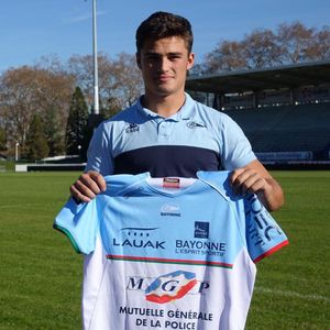 Image post by @avironrugbypro on Instagram