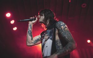 Image post by @1988cophotos on Instagram