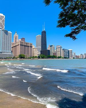 Image post by @exploreschicago on Instagram