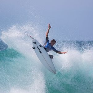 Image post by @wsl.qs on Instagram