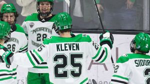 Image post by @undmhockey on Instagram