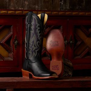 Image post by @tonylamaboots on Instagram