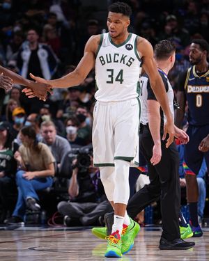 Image post by @giannis_an34 on Instagram