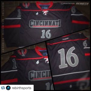 Image post by @ucicehockey on Instagram