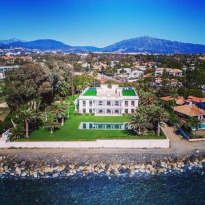 Image post by @christiesrealestate on Instagram