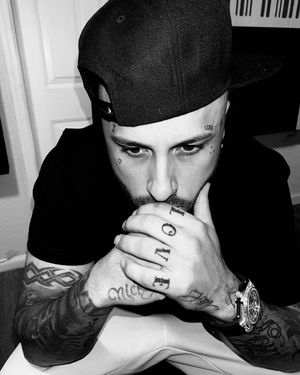 Image post by @nickyjam on Instagram