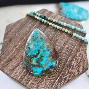 Image post by @beadcache on Instagram