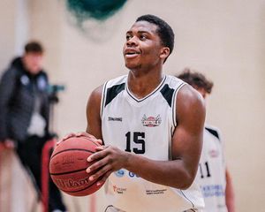 Image post by @itchenbball on Instagram
