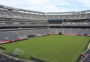 Image post by @metlifestadium on Instagram