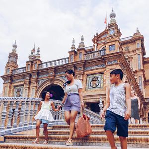 Image post by @parisandalatte on Instagram