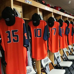 Image post by @syracusemets on Instagram