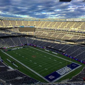 Image post by @metlifestadium on Instagram