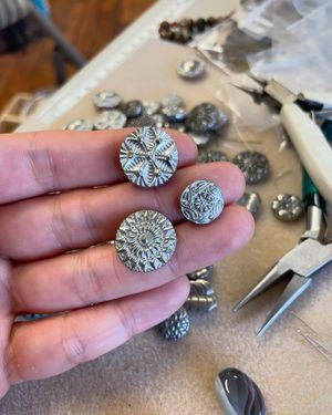 Image post by @beadcache on Instagram