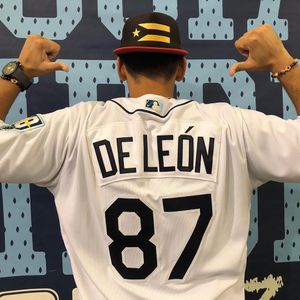 Image post by @raysbeisbol on Instagram