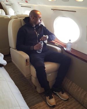 Image post by @floydmayweather on Instagram