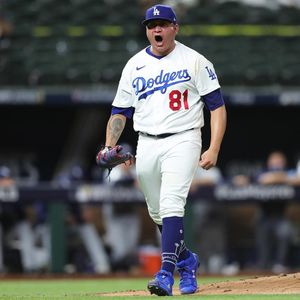 Image post by @losdodgers on Instagram