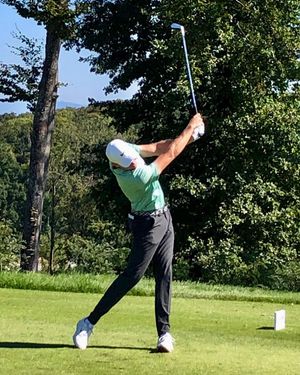 Image post by @alexknappegolf on Instagram