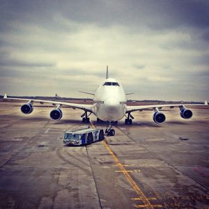 Image post by @united on Instagram