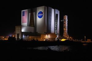 Image post by @nasaartemis on Instagram
