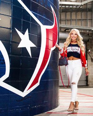 Image post by @texanscheerleaders on Instagram