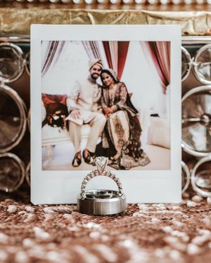 Image post by @thismodernlovephoto on Instagram