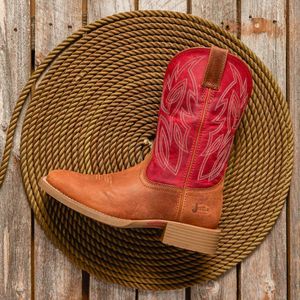 Image post by @justinboots_ on Instagram