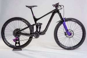 Image post by @esigrips on Instagram
