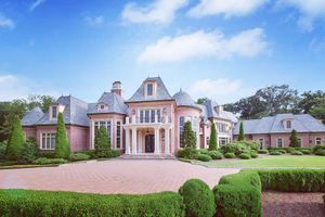 Image post by @christiesrealestate on Instagram
