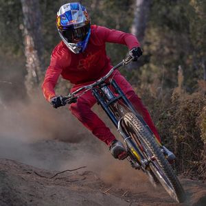 Image post by @foxmtb on Instagram