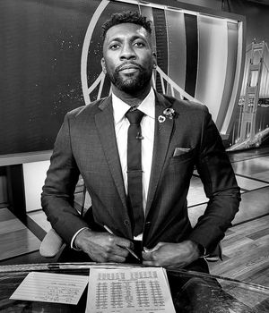 Image post by @fezzyfel on Instagram