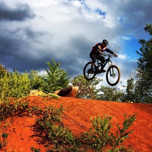 Image post by @bikerumor on Instagram