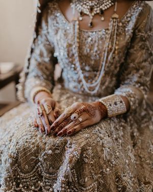 Image post by @thismodernlovephoto on Instagram