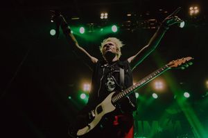 Image post by @sum41 on Instagram