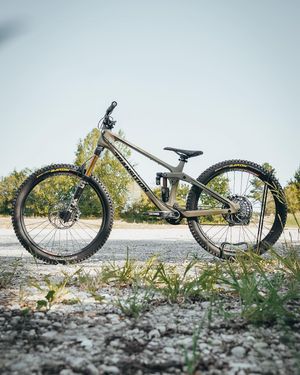Image post by @wolf.mtb on Instagram
