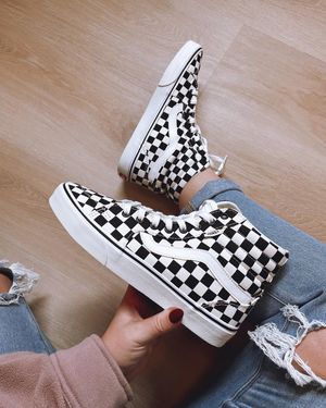 Image post by @dsw on Instagram