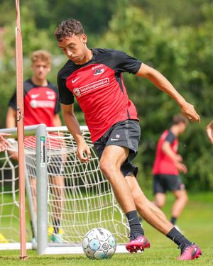 Image post by @azalkmaar on Instagram