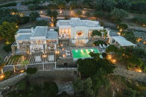 Image post by @christiesrealestate on Instagram