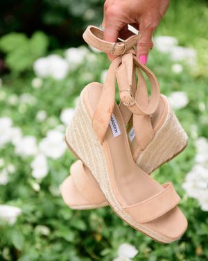 Image post by @dsw on Instagram