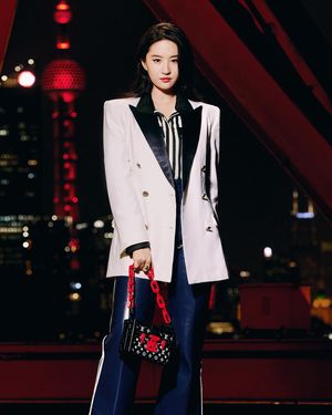 Image post by @louisvuitton on Instagram