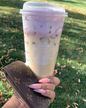 Image post by @blackgirlsinstarbucks on Instagram