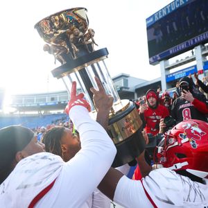 Image post by @LouisvilleFB on Twitter/X