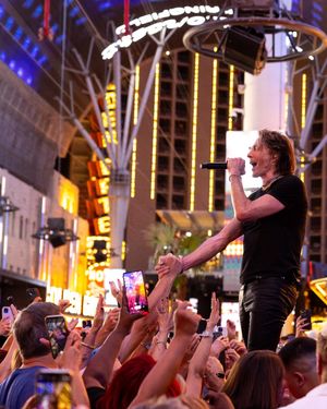 Image post by @fremontstreet on Instagram