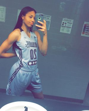 Image post by @omg_itsizzyb on Instagram