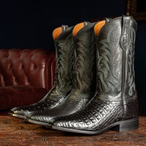 Image post by @justinboots_ on Instagram