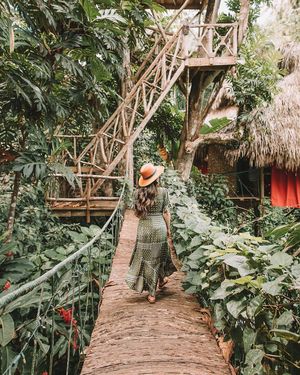 Image post by @belowthesamesun on Instagram