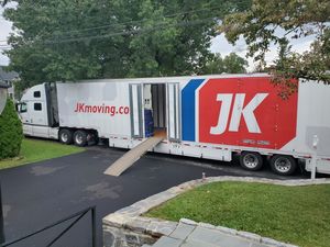 Image post by @jkmoving on Instagram