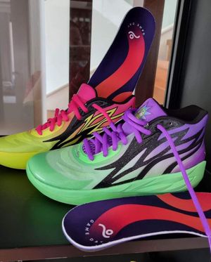Image post by @moveinsoles on Instagram