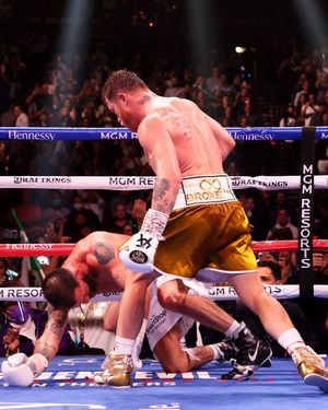 Image post by @DAZNBoxing on Twitter/X